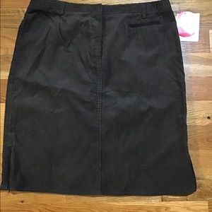 Women’s size  14 NWT Liz Claiborne corduroy skirt